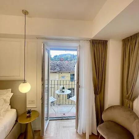 Luxury Apartment *